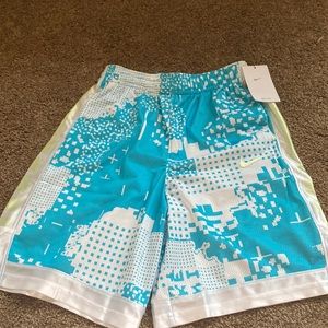 Nike basketball shorts (Youth XL)